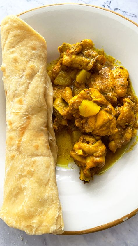 Jamaican Curry Chicken and Roti recipe - Jamdown Foodie Roti With Curry, Roti Meal Ideas, Sunday Dinner Ideas Jamaican, Curry Roti Recipe, Jamaican Curried Chicken, Curry Goat And Roti, Chicken Curry And Roti, Chicken Curry Roti Recipe, Caribbean Roti Recipe