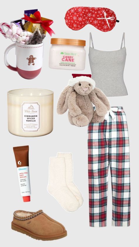 Cute Pjs Aesthetic Winter, Cute Pjs Christmas, Where To Get Christmas Pjs, Aesthetic Christmas Pajamas, Christmas Stocking Aesthetic, Christmas Pjs Aesthetic, Comfy Cozy Aesthetic, Clean Girl Christmas, Cute Christmas Pjs