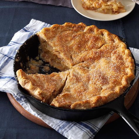 Apple pie baked in a cast iron skillet is a real stunner. This beauty, with its flaky, tender crust, also works in a 9-inch deep-dish pie plate. | Cinnamon-Sugar Apple Pie Recipe from Taste of Home Cinnamon Sugar Apples, Cinnamon Apple Pie, Iron Skillet Recipes, Apple Pie Recipe, Baked Apple Pie, Cast Iron Skillet Recipes, Best Pie, Cast Iron Recipes, Apple Pie Recipes