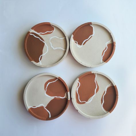 Round Concrete Coaster- Set of 4 - terracotta shades Abstract design | Small Tray | Decorative Coaster | Candle Holder | Wedding favors Concrete Home Decor, Terracotta Jewellery Designs, Pottery Patterns, Unique Coasters, Candle Holders Wedding, Concrete Crafts, Cement Crafts, Small Tray, Coaster Design