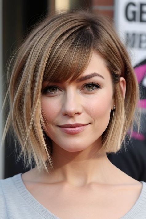 29+ Short Hairstyles for Round Faces Women 4 Bob Cut For Round Face, Long Pixie With Bangs, Faces Women, Edgy Short Haircuts, Short Spiky Haircuts, Short Hairstyles For Round Faces, Hair Contouring, Kadeřnické Trendy, Best Short Hairstyles