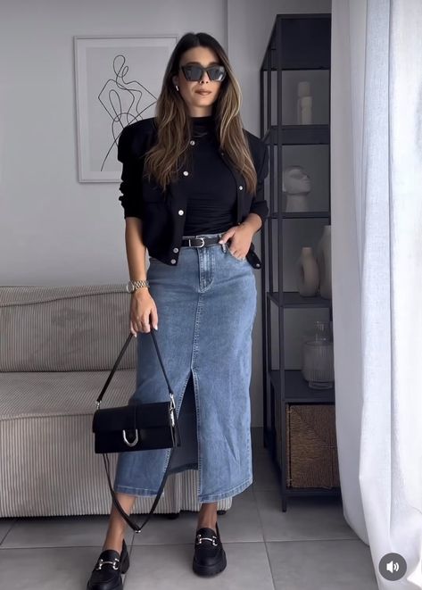 Black Denim Skirt Outfit Summer, Denim Skirt Outfit Fall, Photography Hairstyles, Long Denim Skirt Outfit, Elegance Dress, Jean Skirt Outfits, Chique Outfit, Luxury Photography, Midi Jeans