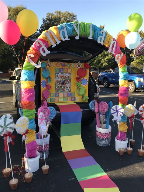 Candy Land theme Trunk-or-Treat Candyland Party Decorations, Candy Themed Party, Candy Land Birthday Party, Candy Birthday Party, Candy Land Christmas Decorations Diy, Outdoor Birthday, Candyland Birthday, Christmas Float Ideas, Candyland Party