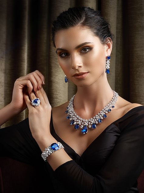 Blue Diamond Necklace, Sapphire Jewelry Set, Blue Diamond Jewelry, Haute Jewelry, Blue Sapphire Jewelry, Diamond Jewelry Set, Expensive Jewelry Luxury, Jewelry Photoshoot, Diamond Necklace Set