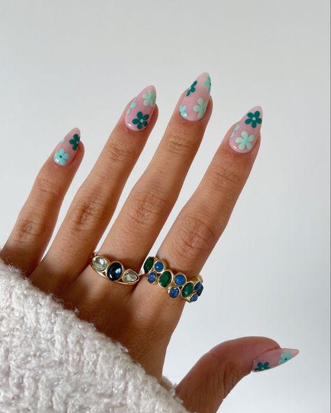 Nail Art Rouge, Bright Colored Nails, Turquoise Nail Designs, Teal Nail Designs, Mint Green Nails, Teal Nails, Turquoise Nails, Bright Summer Nails, Green Nail Designs