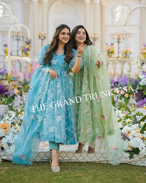 Organza Suits, Party Suits, Floral Party, Dupatta Set, Organza Dupatta, Party Wear Dresses, Embroidery Work, Top Fabric, Dress Floral