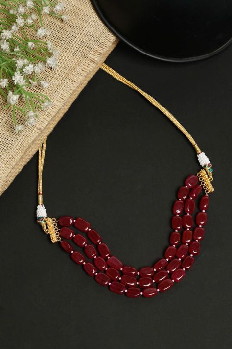 Gold-toned and maroon choker necklace Material and stone type: alloy with kundan. . . #kundanlove #kundanchoker #maroonnecklase Maroon Choker, Necklace Set Choker, Victorian Choker Necklace, Pink Choker Necklace, Victorian Choker, Pearls Jewellery, Fancy Clutch, Rajputi Jewellery, Bollywood Bridal