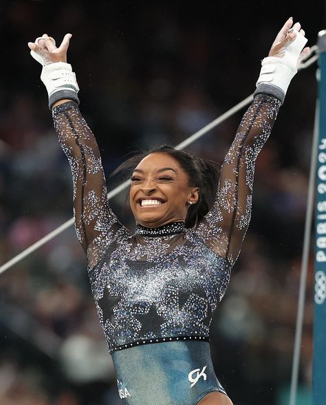 HighlightHER | Simone Biles scored a 15.800 on vault 🤯🔥. First woman to land the Yurchenko double pike (Biles II) at the Olympics 👏🏾 | Instagram Simone Biles Instagram, Jade Carey, Lee Jordan, Team Usa Gymnastics, Jordan Chiles, Gymnastics Team, Usa Gymnastics, Gymnastics Pictures, Olympic Gymnastics