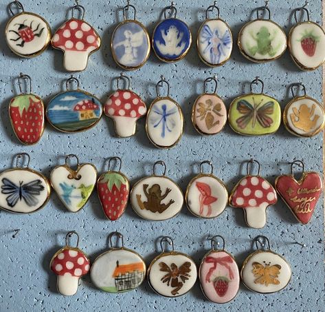 Ceramic Fashion, Clay Magnets, Air Dry Clay Projects, Ceramic Necklace, Pottery Crafts, Ceramics Pottery Art, Clay Art Projects, Ceramics Ideas Pottery, Ceramic Pendant