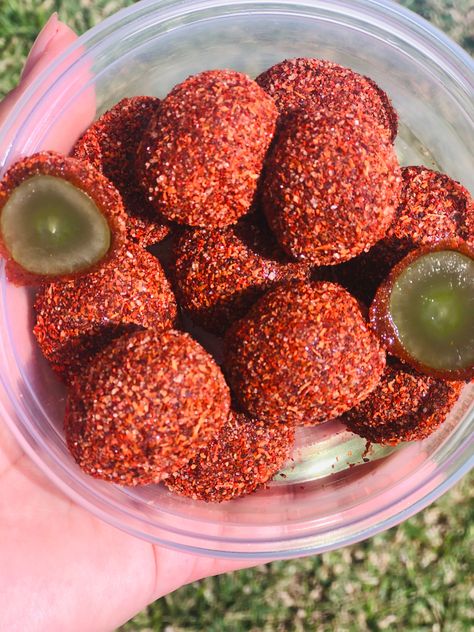 Chamoy Charcuterie Board, Grapes With Chamoy, Chamoy Snacks Ideas, Botanas Faciles Snacks, Mexican Snacks Chamoy, Mexico Snacks, Mexican Snacks To Sell, Hispanic Snacks, Snacks To Sell