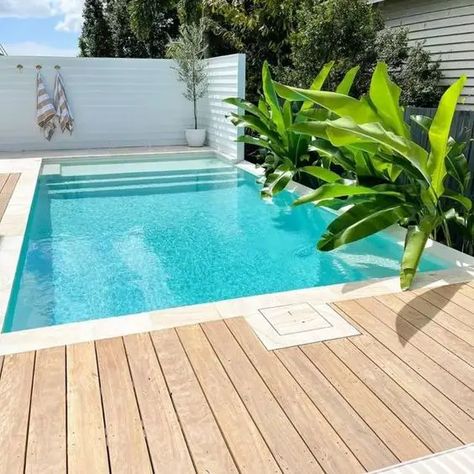 2024's Top Outdoor Pool Designs for Stylish Backyard Luxe Manly House, Piscina Diy, Ideas De Piscina, Deck Piscina, Pool Areas, Outdoor Pool Area, Quick Dip, Pool Landscape, Pool Landscape Design