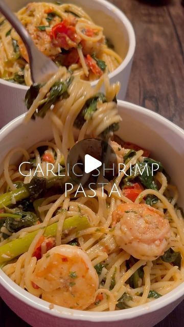 The Working HouseMom on Instagram: "19 days until Valentine’s Day…Meal Inspo #5 ♥️ Garlic Shrimp Pasta. I used spaghetti for this, but it's also great with angel hair, linguine, or penne pasta. Let me know if you try it, share a video, and tag me for a repost. #foodblogger #recipes #cooking #influencer #foodie #foodstagram #pasta #shrimppasta #pescatarian" Shrimp Recipe Videos, Food Recipes Pescatarian, Shared Lunch Ideas, Cooking Influencer, Pasta With Shrimp Recipes, Pasta Shrimp Recipes, Healthy Spaghetti Recipes, Healthy Shrimp Pasta, Pasta With Seafood