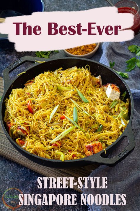 Singapore Noodles Recipe, Vermicelli Recipes, Rice Noodle Recipes, Singapore Noodles, Asian Noodle Recipes, Noodle Recipes Easy, Chinese Cooking Recipes, Asian Noodles, Noodles Recipe