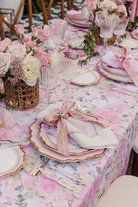 Fall Aesthetic Decor, Fall Room Inspiration, Fall Room Decor Ideas, Fancy Birthday Party, Pink Tablescape, Fall Room, Fall Room Decor, Bridal Shower Inspo, Dinner Setting