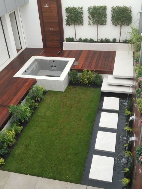 Mini Piscina, Modern Backyard Landscaping, Desain Lanskap, Patio Garden Design, Modern Backyard, Outdoor Gardens Design, Ideas Patio, Tile Designs, Modern Patio