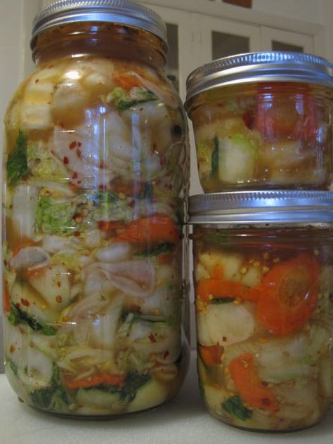 A pretty and simple kimchi recipe Kim Chi Recipe, Kimchee Recipe, Kimchi Recipes, Fermented Veggies, Filipino Foods, Kimchi Recipe, Fermentation Recipes, Kim Chi, Fermented Vegetables