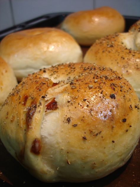 Sun dried tomato with five peppers bagel. Sun Dried Tomato Bagel Recipe, Cinnamon Raisin Bagel, Bagel Recipe, Cinnamon Raisin, Tomato Basil, Sun Dried, Sun Dried Tomato, Different Recipes, Hamburger Bun