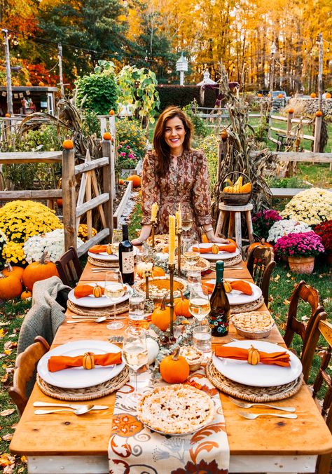 Autumn Tablescape - Classy Girls Wear Pearls Garden Party Autumn, Autumn Backyard Party, Fall Harvest Dinner Party, Autumn Bbq, Autumn Dinner Table, Autumn Garden Party, Fall Harvest Party Decorations, Autumn Theme Party, Autumn Party Ideas