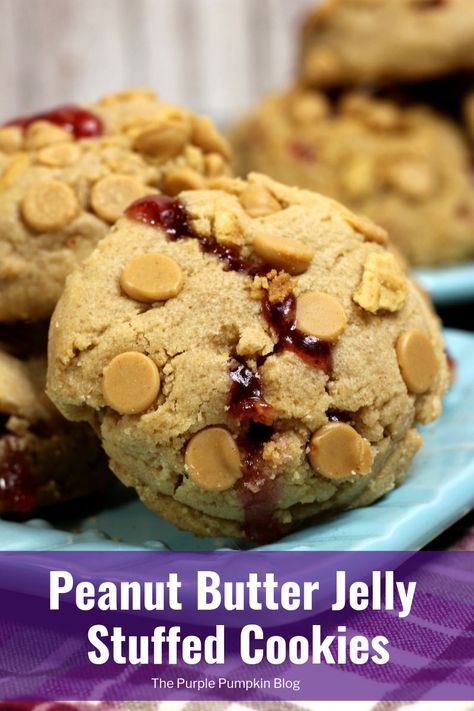 Pb J Cookies, Peanut Butter Jelly Cookies, College Dinners, Best Peanut Butter Cookies, Jelly Cookies, Stuffed Cookies, Easy Foods, Cookie Recipes Unique, Giant Cookie