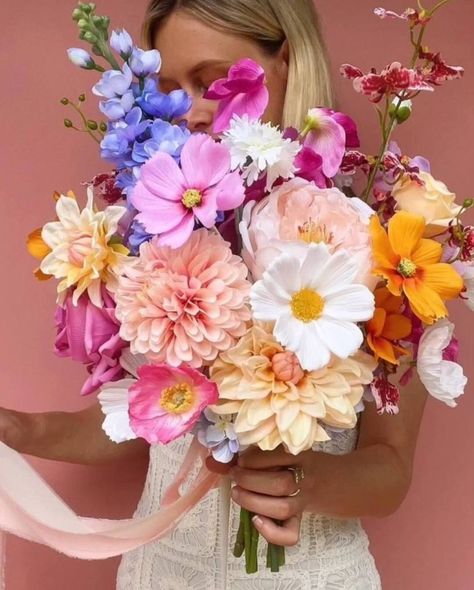 THE TOP WEDDING FLOWER TRENDS FOR 2024 Bright Wedding Bouquet, Colorful Bridal Bouquet, Wedding Flower Trends, Colorful Wedding Bouquet, Bright Wedding Flowers, Colorful Wedding Flowers, Bridal Bouquet Flowers, Sustainable Wedding, Bright Wedding