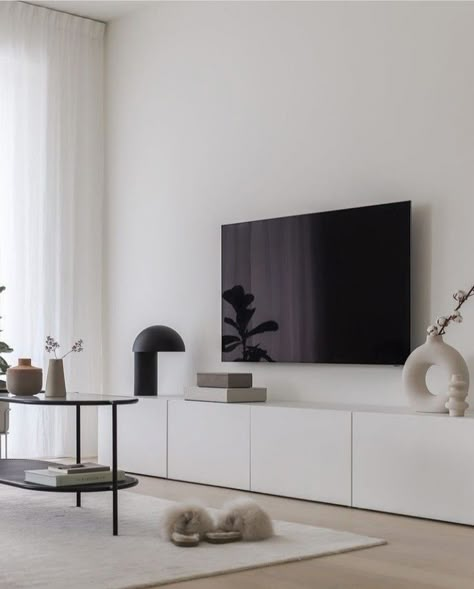 Black White Wood Interior Living Room, Minimalistic Tv Stand, Modern Tv Console Design, Tv Console Bedroom, Tv Unit Styling, Decor Tv Console, Besta Tv Unit, Living Room Tv Console, Tv Console Living Room