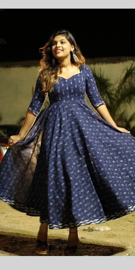 Ladies Frock Design, Long Blouse Designs, Simple Frock Design, Ikkat Dresses, Long Frock Designs, Long Gown Design, Simple Frocks, Maxi Dress Designs, Anarkali Dress Pattern