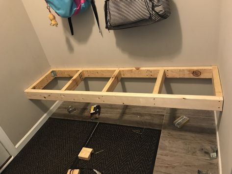 Mudroom Ideas Diy, Closet Bench, Small Mudroom Ideas, Mudroom Remodel, Mudroom Closet, Mudroom Makeover, Mudroom Storage Bench, Mudroom Bench Seat, Mud Room Entry