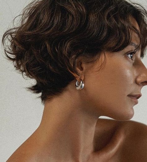 Androgynous Hair, Hair Inspiration Short, Short Curly Haircuts, Shot Hair Styles, Short Wavy Hair, 짧은 머리, Short Hair Haircuts, Cut My Hair, Curly Hair Cuts