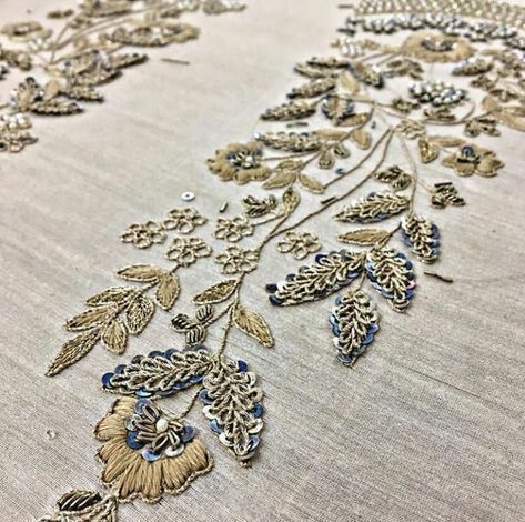 Resham Work Embroidery Designs, Resham Work Embroidery, Embroidery Blouse Saree, Embroidery Leaf, Resham Work, Zardozi Embroidery, Ideas Embroidery, Kurti Embroidery Design, Fashion Embroidery