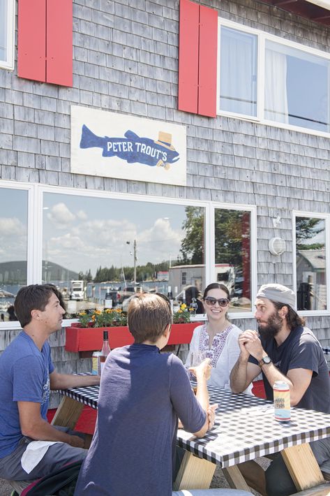 Southern Comfort Food Meets Maine Classics in Southwest Harbor - The Maine Mag Southwest Harbor Maine, Maine Restaurants, Maine Seafood, Southern Comfort Food, Fish Chowder, Mount Desert Island, Barbecue Restaurant, Nashville Style, Comfort Food Southern