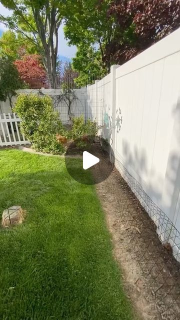 Chicken Coop Tunnel, Round Chicken Run, Chicken Tunnel Around Garden, Chunnel Chicken Tunnel, Chicken Fence Ideas, Chicken Farm Design, Easy Chicken Run, Chicken Run Ideas, Chicken Tunnel