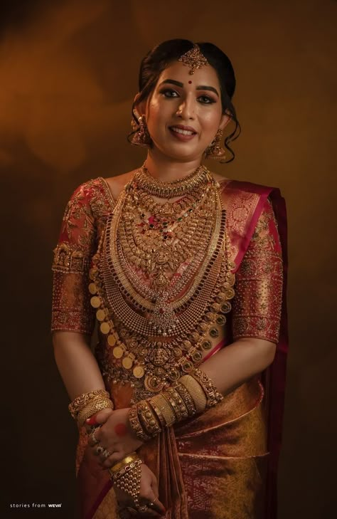 South Indian Bride Jewellery, Kerala Hindu Bride, Wedding Saree Designs, Indian Brides Jewelry, Indian Bride Saree, South Indian Wedding Saree, South Indian Bride Saree, South Indian Bridal Jewellery, Kerala Bride