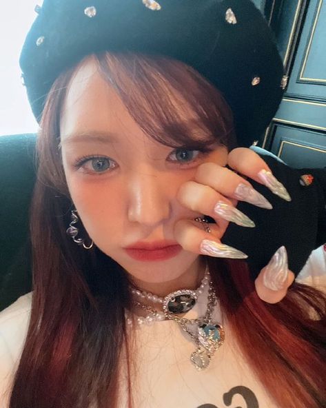 Red Velvet Birthday, Idol Nails, Red Velet, Red Velvet Wendy, Photocard Scan, Wendy Red Velvet, Red Velvet Joy, Girl Cakes, Boyfriend Pictures