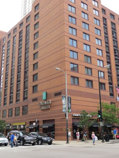 Embassy Suites Chicago Hotel Review | Family Suites in Chicago Chicago Hotel, Visit Chicago, Embassy Suites, Comfy Bedroom, Chicago Hotels, Lake Shore Drive, Millennium Park, City Vacation, Chicago Photos