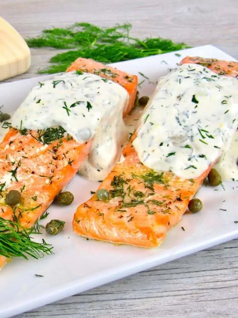 Baked Salmon with Creamy Dill Sauce - Keto Cooking Christian Salmon Sauce Recipes, Salmon With Creamy Dill Sauce, Dill Salmon Recipes, Dill Sauce For Salmon, Low Carb Salmon, Delicious Salmon Recipes, Dill Recipes, Dill Salmon, Keto Salmon