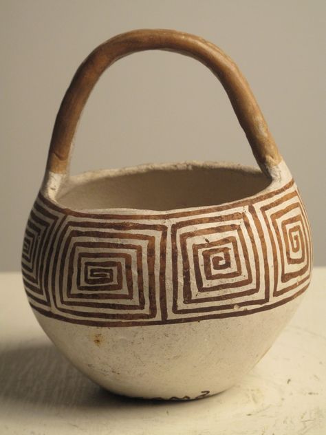 African Pottery, Southwest Pottery, Native Pottery, American Indian Pottery, Istoria Artei, Indian Pottery, Pottery Form, Traditional Pottery, Pueblo Pottery