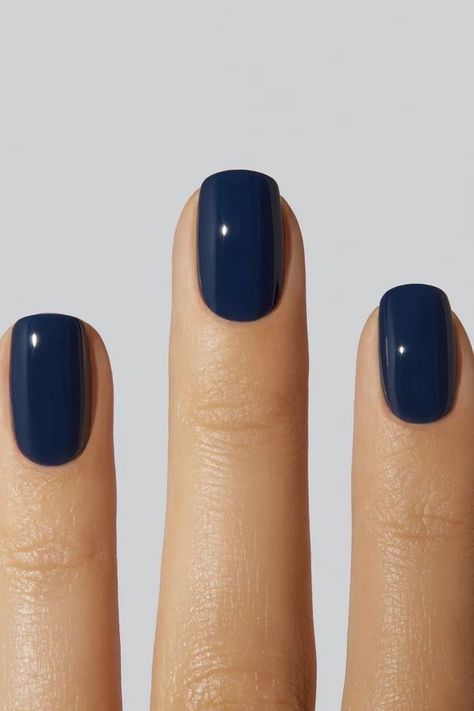 Marine Blue Nails, Short Manicured Nails, Shalac Nails, Navy Blue Nails, Navy Girl, Makijaż Smokey Eye, Blue Nail, Nagel Inspo, Cat Kuku