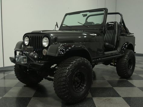 1986 Jeep CJ7                                                                                                                                                      More Cj7 Jeep, 1997 Jeep Wrangler, Cj Jeep, Badass Jeep, Classic Jeeps, Vintage Vw Bus, Black Jeep, Old Jeep, Jeep Cj7