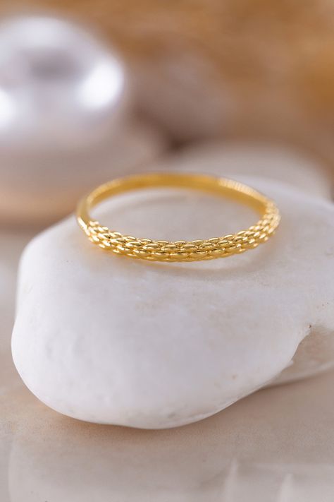 ❤️🔥 Handmade 18K Yellow Gold Circle Ring, White Gold Circle Design Ring, Engagement Ring, Valentine's Day Gift, Valentine's Day Ring ❤️🔥 ⭐️ Do you want an unforgettable gold gift for your grandchildren, nephews, girlfriend, spouse or people you care about? Then just choose the our necklace and ring that they will love, and we will design on the gift box in the best way for you and turn your necklace or ring into an eternal memory! Unforgettable Memories 🎁 Special Design Gift Boxes 🎄 High Qua Gold Circle Ring, Minimalist Necklace Gold, Golden Circle, Zierlicher Ring, Gold Statement Ring, Ringe Gold, Golden Ring, Ring White Gold, Gold Circle