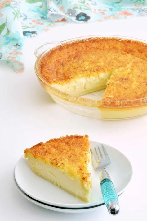 Pioneer Woman Egg Custard Pie - Table for Seven Egg Custard Pie Recipe, Vanilla Custard Filling, Dairy Free Pies, Egg Custard Pie, Custard Pie Recipe, Egg Pie, Baked Custard, Homemade Custard, Coconut Custard Pie