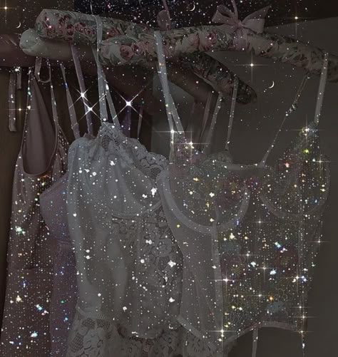 #sparkle #glam #glamour #corset #pink Glitter Aesthetic Outfits, Dark Sparkle Aesthetic, Glitz And Glam Aesthetic, Pink Sparkle Aesthetic, Glittery Aesthetic, Shimmer Aesthetic, Women Mindset, Hollywood Glamour Aesthetic, Entrepreneur Woman