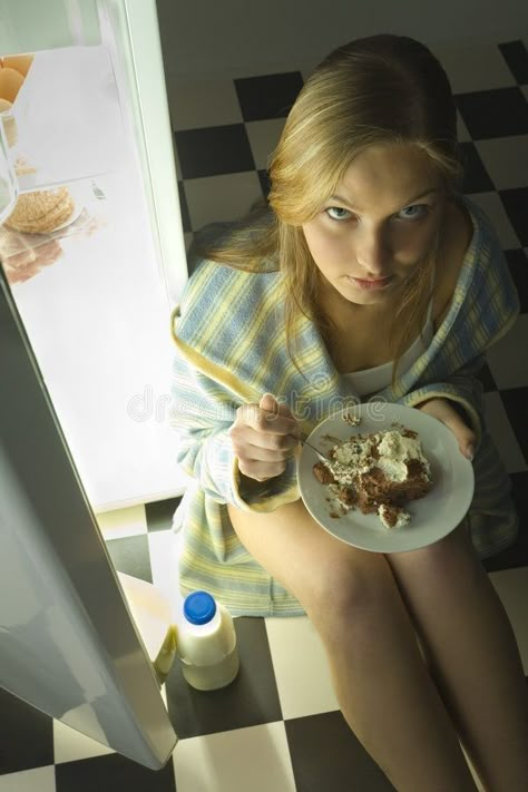 Eating Cereal Drawing Reference, Woman Eating Cake Photography, Eating Bread Pose Reference, Reference Photos Eating, Sitting Eating Pose Reference, Someone Eating Cake Reference, Holding Cookie Reference, Eating Ice Cream Pose Reference, Eating Something Reference