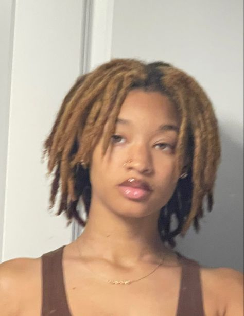 Black Women With Dreadlocks, Dreadhead Women, Dreads Female, Short Dreads Styles For Women, Girls With Dreads, Short Dreadlocks Hairstyles, Woman With Dreadlocks, Female Dreadlocks Styles, Country Guys