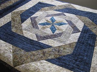 Blue and grey  Nice Labyrinth Quilt Pattern, Labyrinth Quilt Pattern Free, Labyrinth Quilts, Labrynth Quilt Pattern, Labyrinth Quilt, Recycling Jeans, Sewing Nook, Celtic Quilt, Wedding Quilt