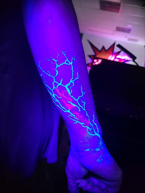 White and pink UV ink Black Light Tattoo, Glow Tattoo, Indian Feather Tattoos, Sunset Tattoo, Neon Tattoo, Lightning Tattoo, Mystical Tattoos, Uv Tattoo, Sunset Tattoos