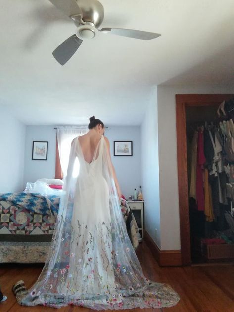 Floral Cape Wedding, Sparkle Floral Wedding Dress, Embroidered Wedding Cape, Wedding Dress Cape Veil, Small Airbnb, Cape Veil Wedding, Bridal Cape Veil, Veil Fashion, Veil Cape