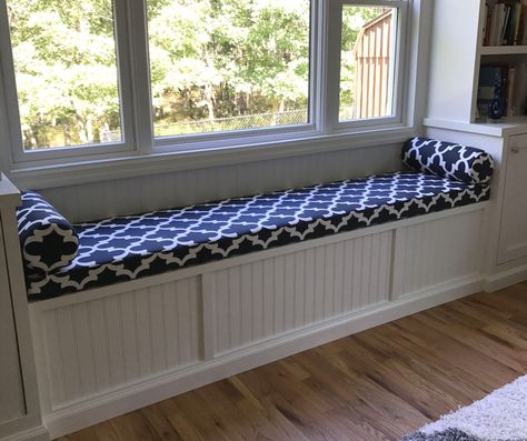 Custom window seat cushion and bolster pillows featuring Premier Prints Fynn Blue/White fabric. Aesthetic Window Seat, Nook In Bedroom, Reading Nook In Bedroom, Breakfast Nook Seating, Daybed Mattress Cover, Custom Window Seat Cushion, Custom Window Seat, Aesthetic Window, Bay Window Cushion