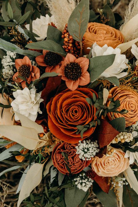 Wood flower wedding bouquets and decor Roses And Daisies, Wood Roses, Eucalyptus Bouquet, Fall Accents, Natural Colors, Terra Cotta, Decor Bedroom, Types Of Wood, Decoration Ideas