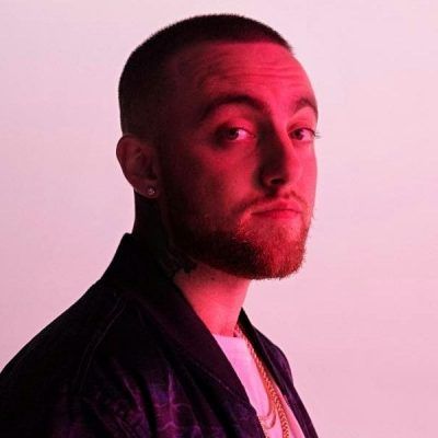 Mac Miller Wallpaper, Mc Miller, Mac Collection, Ukulele Chords, Hip Hop Art, Mac Miller, Rest In Peace, Rappers, Ariana Grande