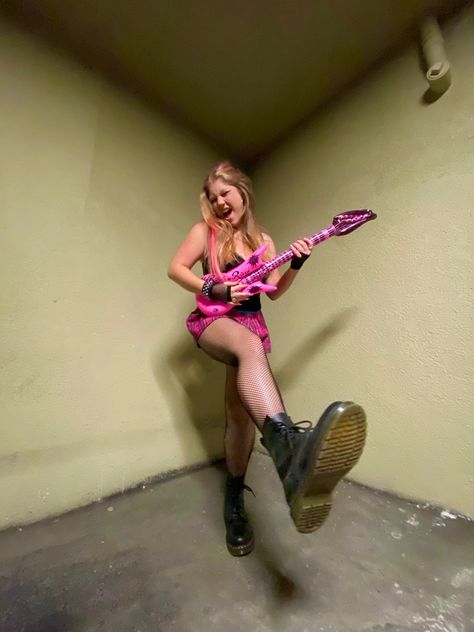 Rock Star Halloween Costumes For Women, Diy Rockstar Costume For Women, Popstar Costume Ideas, Pink And Black Halloween Costume, Halloween Costume With Pink Hair, Pop Star Costume Women, Rockstar Barbie Costume, Rock And Roll Dress Up Day, Pop Star Halloween Costumes